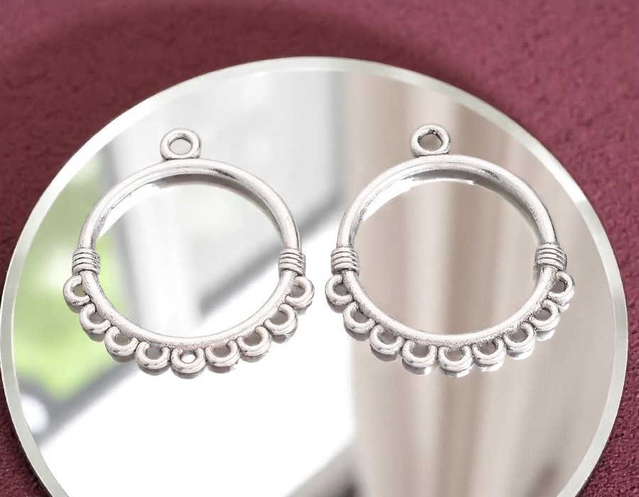 2 x Metalen oorbellen ornamenten – antiek zilverkleur – ca. 30 x 34,5 x 3 mm – oogjes ca. 2 mm