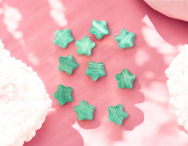 10 x Glaskraal ster mat groen gemeleerd c.a. 12 mm gat 1mm
