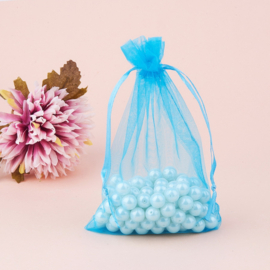 c.a. 100 organza zakjes 10 x12 cm deep sky blue