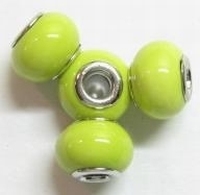 Per stuk Glaskraal European style lime 15 mm