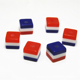 10 x Resin kubus regenboog kraal  8 x 8 x 7mm rood wit blauw gat: 2mm