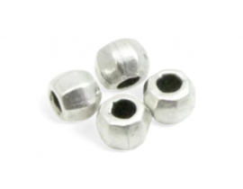 2 x DQ metaal kraal 4 x 4,5mm antiek zilverkleur gat 1,7mm  (Nikkelvrij)