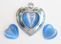4 x plaksteen glas cate-eye hartje Saffierblauw 12 mm  (excl. houder)