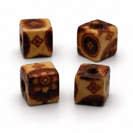 25 x Afrikaanse houten kralen kubus 10 x 10 mm – gat ca. 3 mm – bewerkt