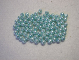 80 x prachtige glasparels 6mm gat: 1 mm kleur:  lichtblauw