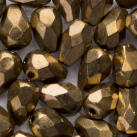 15 x  druppel Tsjechische kralen facet kristal 7x4mm kleur: goudkleurig Gat c.a.: 1mm