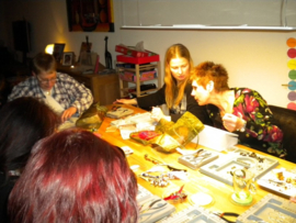 10-01-2013 Workshop sieraden maken Scheemda