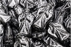 2 x Tsjechische Glaskralen Angel Pressed Beads 23x13mm zwart zilver