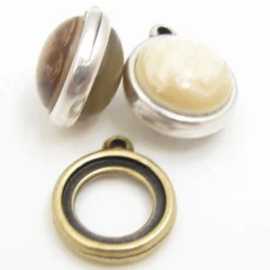 1 x DQ Metaal hanger setting 2 zijdig voor Ø 11,5mm cabochon antiek brons kleur ca. 17,5 x 14,5 x 3mm oogje 1,5mm (Nikkelvrij)