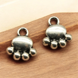 10 x  Metalen bedel Hondenpoot 14mm x 12mm Antiek zilverkleur