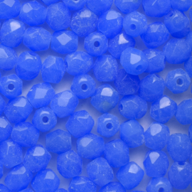 15 x ronde Tsjechische kralen facet kristal  5mm kleur: blauw Gat c.a.: 1mm