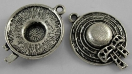 4 x tibetaans zilveren bedeltje van een hoedje 26 x 19 x 5mm Gat: 2mm