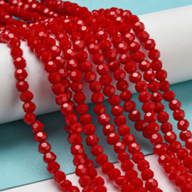 30  x Ronde facet glas kralen afm: 4mm Kleur: koraal rood gat c.a.: 0,7 mm