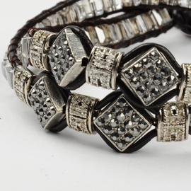 Prachtige leren armband met strass en glaskralen verstelbaar