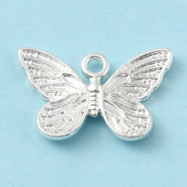 5 x Metalen vlinder bedel zilverkleur 10,5 x 16 x 1,5mm oogje: 1,4mm