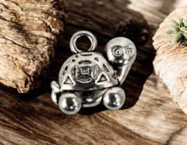 4 x Metalen bedel van een schildpad, antiek zilverkleur, afm. 12,5 mm x 11,5 mm Oogje: 1,9 mm