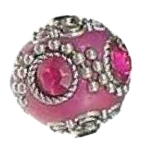 Handgemaakte Bohemian kraal, Kashmiri kraal 19,5mm ingelegd metal & strass donker roze met zilver