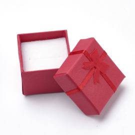 5 x luxe cadeau doosjes voor bijvoorbeeld ringen 41 x 41 x 26mm rood