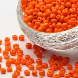 20 gram rocailles Seed Beads 6/0  4mm gat: 1,5mm Opaque Orange