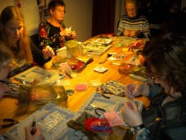 10-01-2013 Workshop sieraden maken Scheemda