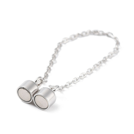 1 x 925 Sterling zilveren magneetsluiting met veiligheidskettinkje 65-72 mm – sluiting 13 x 4 mm – platinumkleur – gerhodineerd