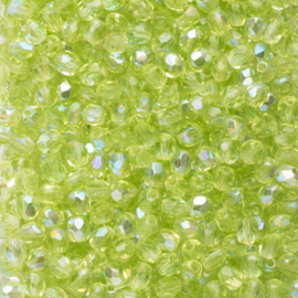 30 x ronde Tsjechische kralen facet 4 mm  Kleur: ab licht groen  gat c.a.: 1mm