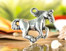 4 x Metalen bedel van een paard, antiek zilverkleur 15 x 20 x 2,5mm oogje 2mm (Nikkelvrij)