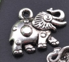 4 x Tibetaans zilveren bedel van een olifant 12 x 16 mm