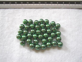 30 x prachtige glasparel 8mm gat: 1 mm kleur: groen