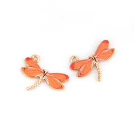 2 x vergulde bedel libelle met epoxy oranje rood afm. 22 x 17mm oogje: 1mm