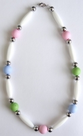 Zelfmaakpakket Ketting wit met pastel kleuren