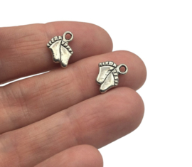 10 x Metalen bedels van voetjes 11,5 mm x 8.5 mm antiek zilverkleur (Nikkelvrij)