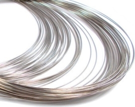 Memory Wire voor kettingen zilverkleur 10 wendingen 1mm dik, Ø  11,5cm