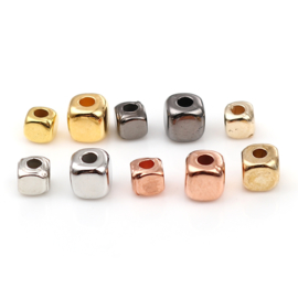 25 stuks vierkante acryl kralen 3 x 3mm Gat c.a. 1,4mm