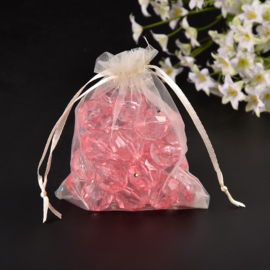 c.a. 100 organza zakjes 10 x12 cm ecru met zilveren stip