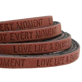 20 cm Plat imi leer 5mm met quote - Enjoy every moment Love life - Roast Brown  ♥