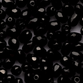 15 x Ovale Tsjechische kralen facet kristal6mm kleur:  zwart Gat c.a.: 1mm