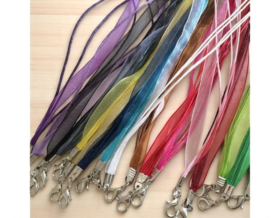 10 x Mixkoorden van organza lint en waxkoord – met sluiting en verlengketting ca. 50 cm
