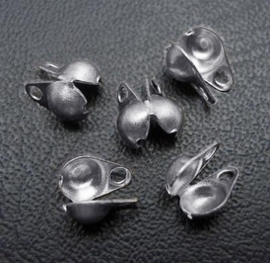 10 x platinum mini kalotjes met gesloten oogje 1,6 x 3mm (Binnenmaat c.a. 1,5mm)