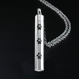 Titanium Gedenk hanger mini urn dieren pootjes 42 x 6mm (excl. ketting)