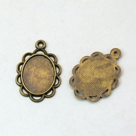 2 x Houder X: Cabochon-Camée houder  geel koper kleur. Binnenzijde: c.a. 14 x 18mm