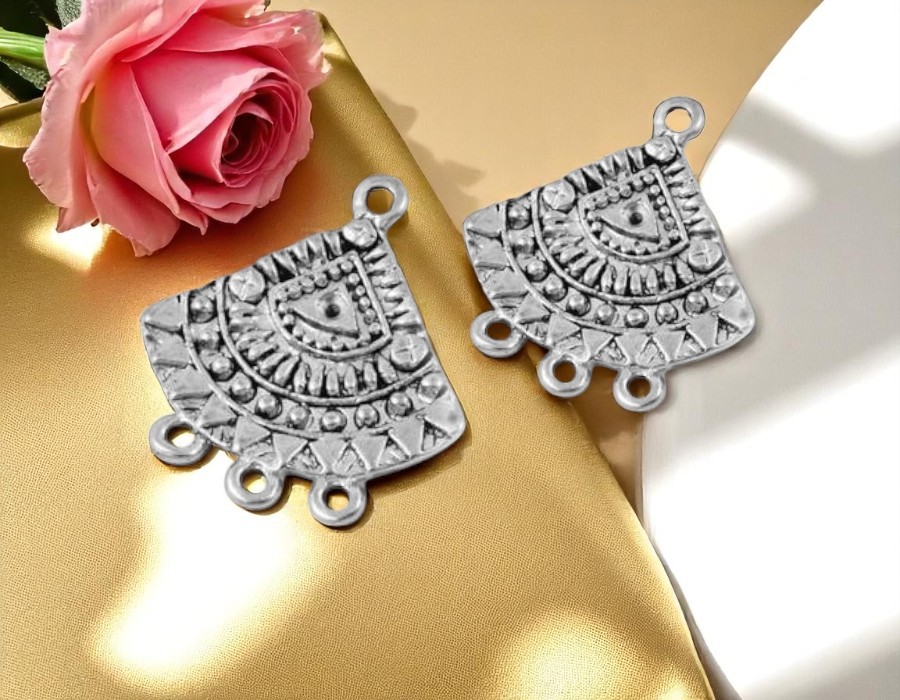 Metalen oorbellen ornamenten / kroonluchter ornamenten – antiek zilverkleur – ca. 26 x 24 mm