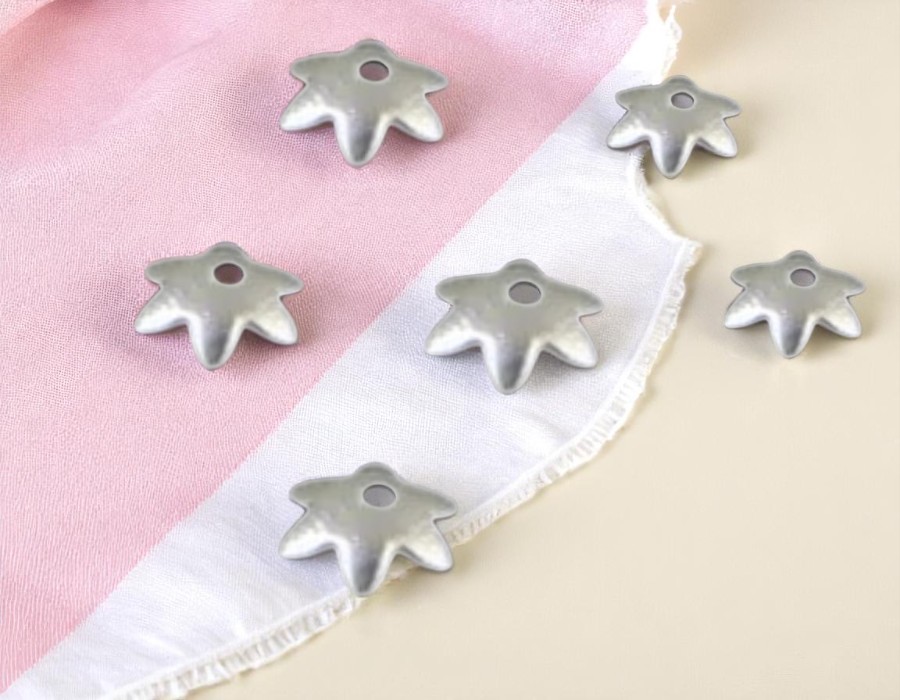 10 x Verzilverde kraalkapjes – ca. 9 mm – gat ca. 1 mm