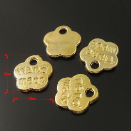 4 x metalen kleine bedeltjes hand made - echt 18K gold plated - 8 x 8 x1 mm Gat: 1,5mm (Nikkelvrij)