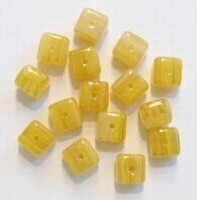 20 stuks Glaskraal blokje geel gemeleerd 4 mm