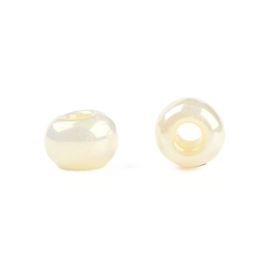 20 gram Glaskralen Rocailles – Ceylon Seed Beads 6/0 – Ø 4 mm – gat Ø 1,5 mm – kleur: Lemon Chiffon