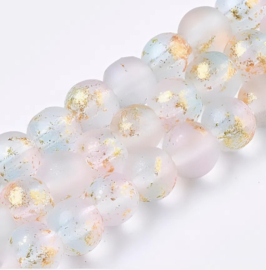 1 x Streng frosted glaskralen met goudfolie 4~5 mm – gat 0,9 mm – lavendel blush