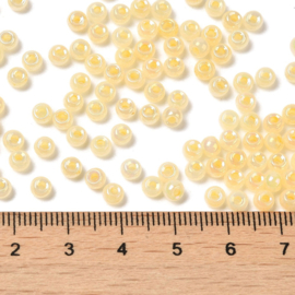 20 gram Glaskralen rocailles Ceylon 4 x 3 mm – gat 1,2 mm – Moccasin