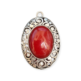 Grote metalen hanger antiek zilverkleur voor een sjaal of ketting   sjaal bedel met rood bruine natuursteen  50 x 76 x 25mm, Gat: c.a. 6mm