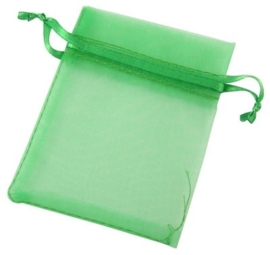 c.a. 100 stuks groene organza zakjes 7x9 cm